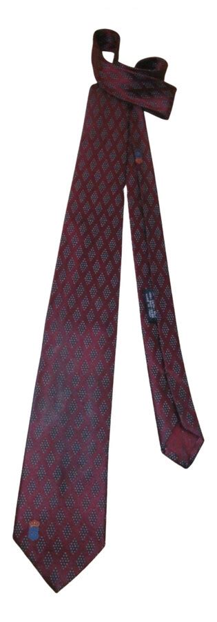 chanel burgundy jacquard tie.